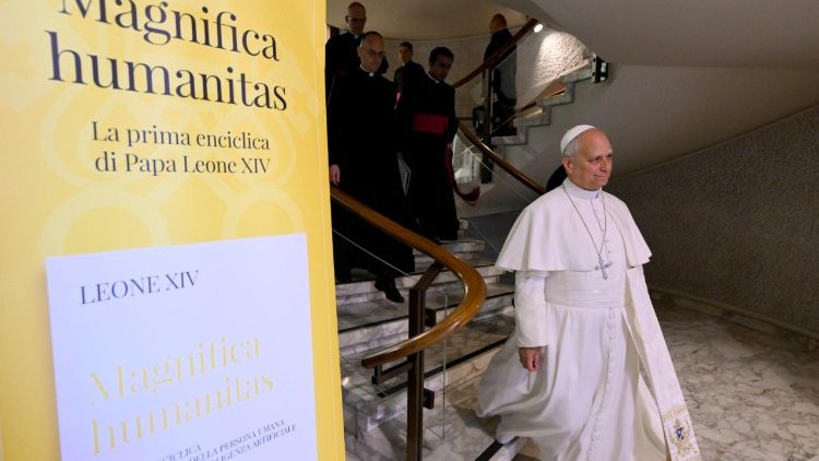 Il Papa alla presentazione della enciclica "Magnifica humanitas"