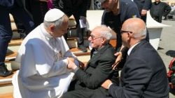 Il Papa soccorre don Diego Semeraro