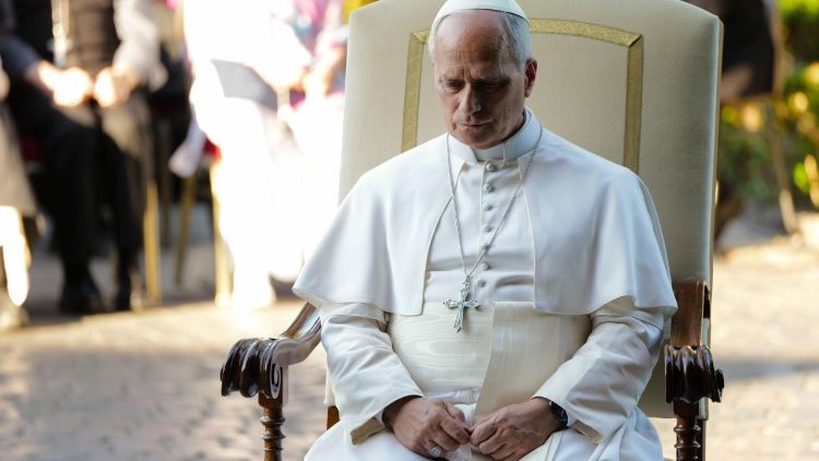 Razem z Papieżem modliło się ok. 2 tys. os&oacute;b w ogrodach watykańskich i tysiące w 19 sanktuariach na świecie