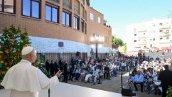 Il Papa visita operatori e assistiti del progetto sociale CEDIA 24 Horas
