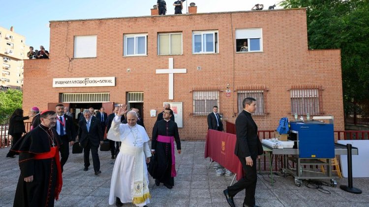 Pope Leo XIV at the CEDIA 24 Horas centre in Madrid