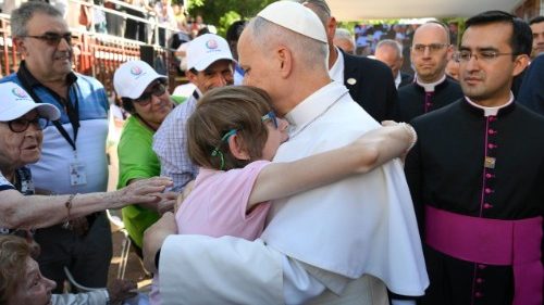 Il sogno di Olga, giovane disabile: "Abbracciare il Papa". E a Madrid ce l'ha fatta