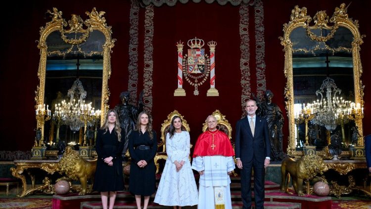 Leone XIV con la famiglia reale spagnola