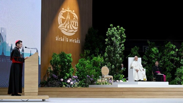 il cardinale arcivescovo di Madrid, Jos&eacute; Cobo Cano, rivolge alcune parole di benvenuto al Papa