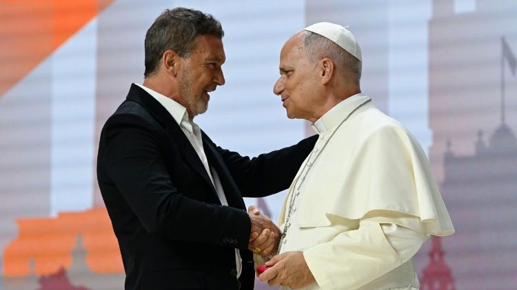 Il saluto del Papa ad Antonio Banderas