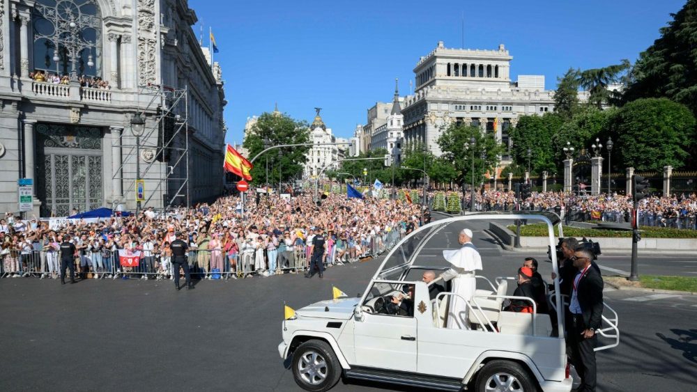 Avant la célébration de la messe.