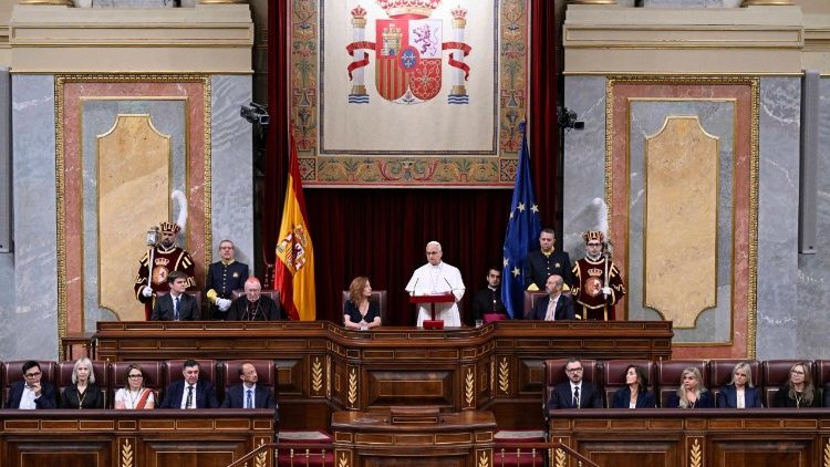 2026.06.08 Viaggio Apostolico in Spagna - Incontro con i membri del Parlamento spagnolo nel Palacio de las Cortes