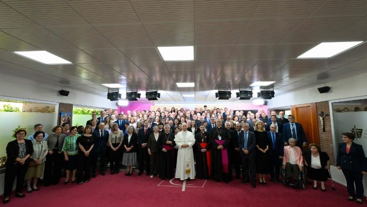 Foto com todos os presentes ap&oacute;s o evento