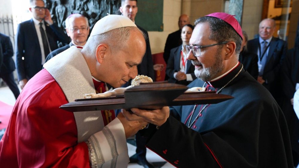 Modlitba a pocta Panně Marii Almudenské v katedrále, 8. 6. 2026