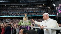 2026.06.08 Viaggio Apostolico in Spagna - Seconda Parte Incontro con la Comunita' diocesana nello Stadio Santiago Bernabeu