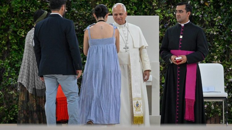 Papa akishukuru familia ya Peru iliyotoa ushuhuda