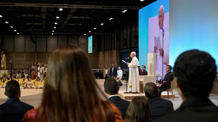 Il Papa mentre pronuncia il suo discorso