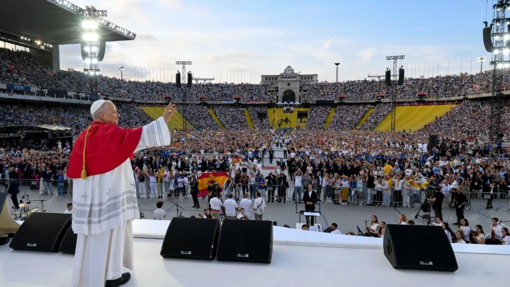 Vigilie na stadionu Lluís Companys v Barceloně, 9. 6. 2026