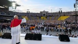 2026.06.09 Viaggio Apostolico in Spagna - Veglia di Preghiera allo Stadio Olimpico LluÃ­s Companys di Barcellona
