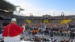 2026.06.09 Viaggio Apostolico in Spagna - Veglia di Preghiera allo Stadio Olimpico LluÃ­s Companys di Barcellona