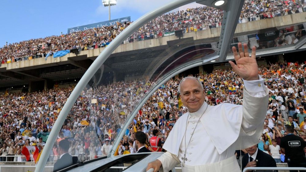 Vigilie na stadionu Lluís Companys v Barceloně, 9. 6. 2026