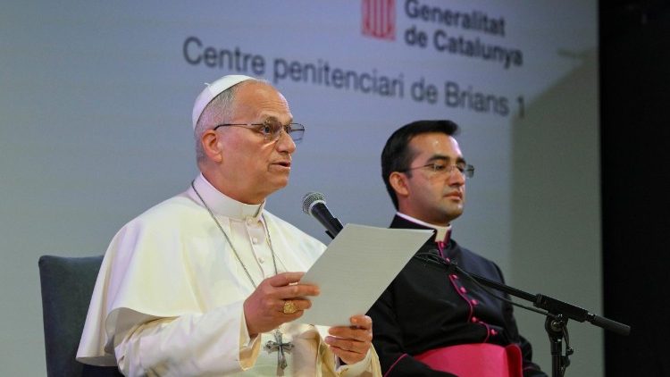 Papst Leo XIV. beim Besuch der Strafvollzugsanstalt „BRIANS 1“ 