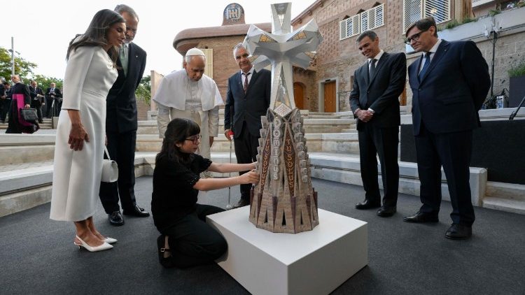 La bambina non vedente racconta la Torre di Ges&ugrave; Cristo
