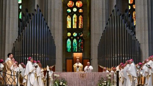 Leone XIV nella Sagrada Fam&iacute;lia: non si pu&ograve; credere a Ges&ugrave; e fare la guerra