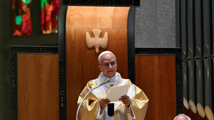 Il Papa sull'altare della Basilica
