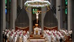 2026.06.10 Viaggio Apostolico in Spagna - Arrivo alla Sagrada FamÃ­lia e Santa Messa