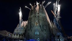Il tripudio di luci corona la Sagrada Familía