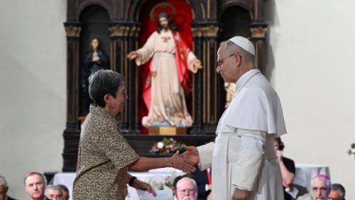 Nella "cattedrale dei poveri" di Barcellona le voci di chi &egrave; al fianco dei bisognosi