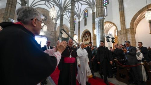 Papież w Las Palmas: przyjmijcie krzyż Chrystusa
