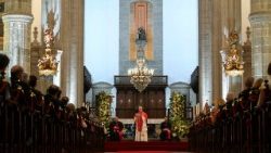 2026.06.11 Viaggio Apostolico in Spagna - Incontro con i Vescovi, i Sacerdoti, i Diaconi, i Religiosi, le Religiose, i Seminaristi e gli Operatori pastorali nella Cattedrale di Santâ  Anna