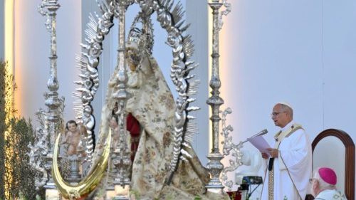 Papież w Las Palmas: Trzeba zejść z piedestał&oacute;w arogancji