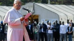 2026.06.12 Vizita papei Leon al XIV-lea la Santa Cruz de Tenerife și întâlnirea cu migranții