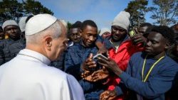 2026.06.12 Viaggio Apostolico in Spagna - Incontro con i migranti del Centro Las RaÃ­ces