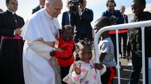 Wortlaut: Papst Leo trifft Migranten im Zentrum „Las Ra&iacute;ces“ 
