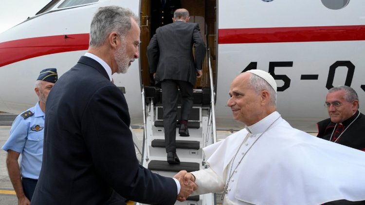 El Papa León XIV a bordo del avión del Rey de España 