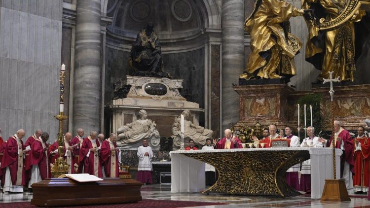 Papst Leo XIV. bei der Exequienmesse f&uuml;r Kardinal Ruini am Donnerstag, 18. Juni 2026