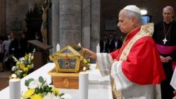 Pápež v Bazilike San Pietro in Ciel d'Oro