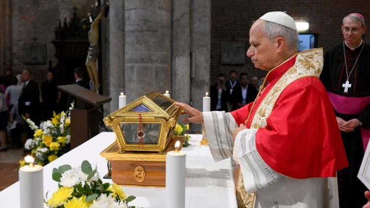 Pápež v Bazilike San Pietro in Ciel d'Oro