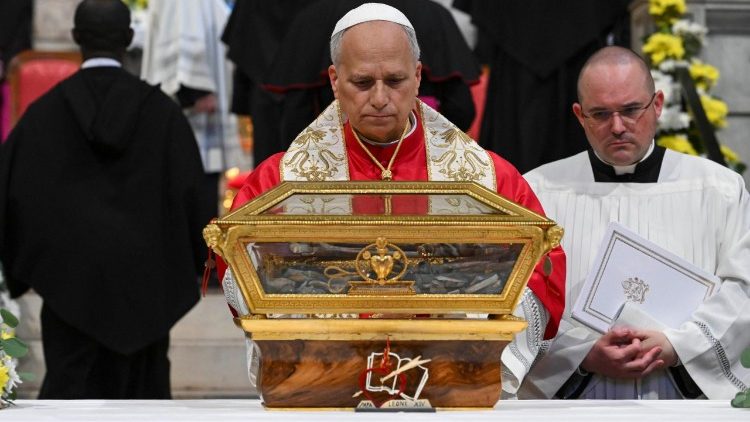 Đức Thánh Cha Lêo XIV cử hành Phụng vụ Lời Chúa và viếng thánh tích thánh Augustinô tại nhà thờ San Pietro in Ciel d’Oro