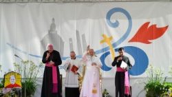2026.06.20 Visita Pastorale a Pavia - Piazza Vittoria - Incontro con la Cittadinanza