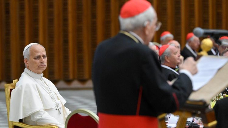 Il saluto del cardinale Re in apertura del Concistoro