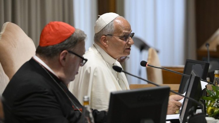 Leo XIV. bei der Kardinalsversammlung im Vatikan