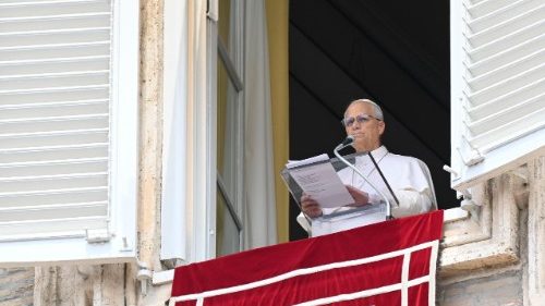 El Papa en el &Aacute;ngelus: San Pedro y San Pablo encarnan la unidad de la Iglesia 
