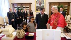 Papież przyjął na audiencji prezydenta Kolumbii Gustava Francisca Petra Urregę
