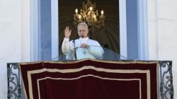 Леў XIV на балконе Апостальскага палаца ў Кастэль-Гандольфа
