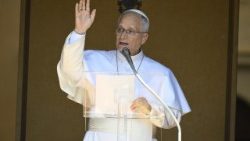 Leone XIV all'Angelus del 16 agosto in piazza della Libertà a Castel Gandolfo