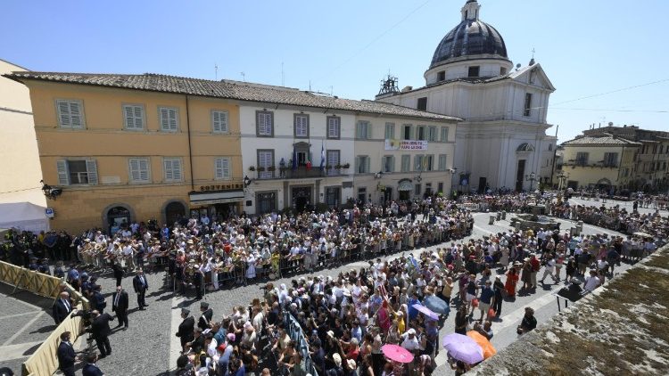 Piazza della Libert&agrave; a Castel Gandolfo