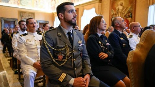 Le&oacute;n XIV invita a los militares portugueses a servir con autoridad, humildad y fe