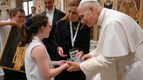 El Papa: En el rostro de cada persona est&aacute; Cristo