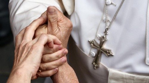 “Dilexi te”, León XIV: no se puede separar la fe del amor por los pobres