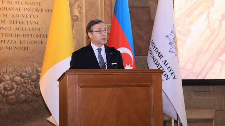 Azərbaycanın M&uuml;qəddəs Taxt-Tacdakı səfiri İlqar Muxtarov 